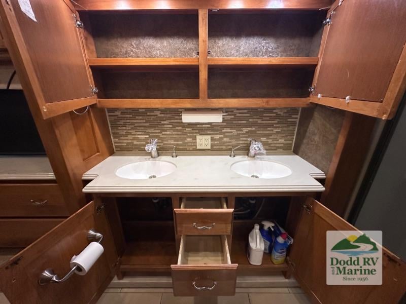 Pre-Owned 2015 Tiffin Motorhomes 40 AH - photo - 43