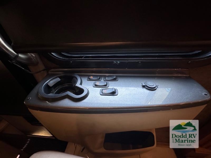 Pre-Owned 2015 Tiffin Motorhomes 40 AH - photo - 69