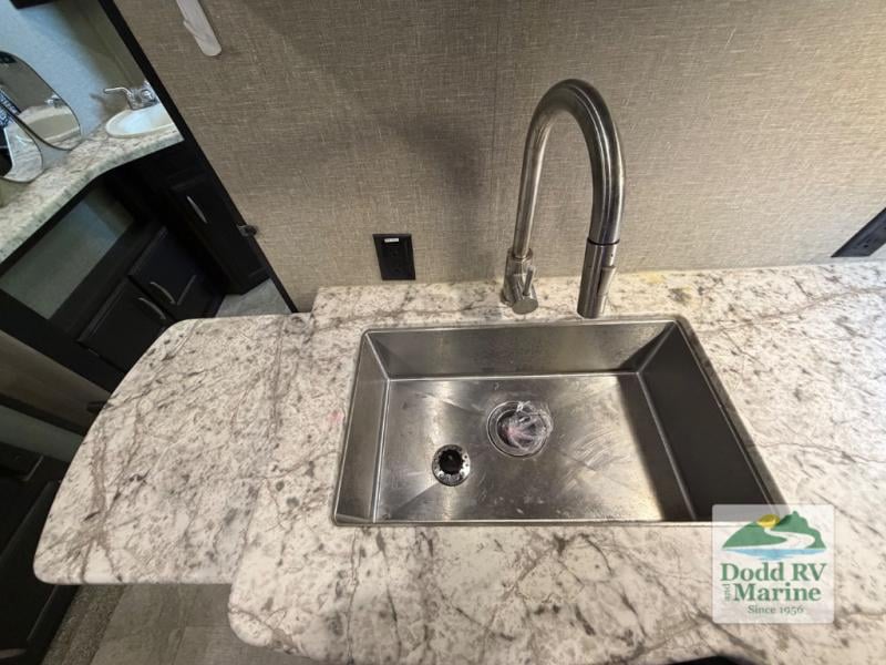 Pre-Owned 2019 Grand Design 3170BH - photo - 9
