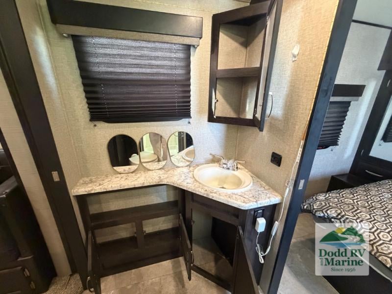 Pre-Owned 2019 Grand Design 3170BH - photo - 29