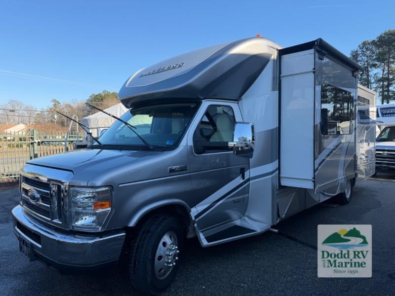 Pre-Owned 2017 Winnebago 27K - photo - 1