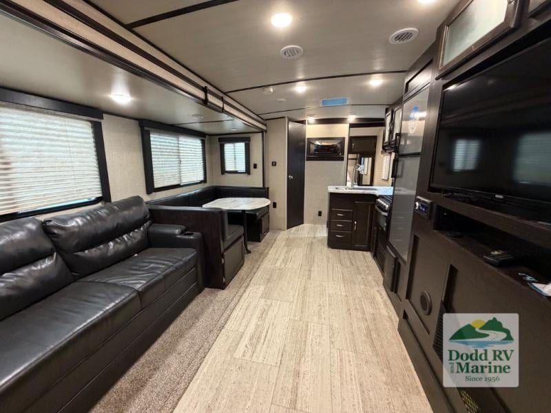 Pre-Owned 2021 Coachmen RV 2963BH - photo - 4