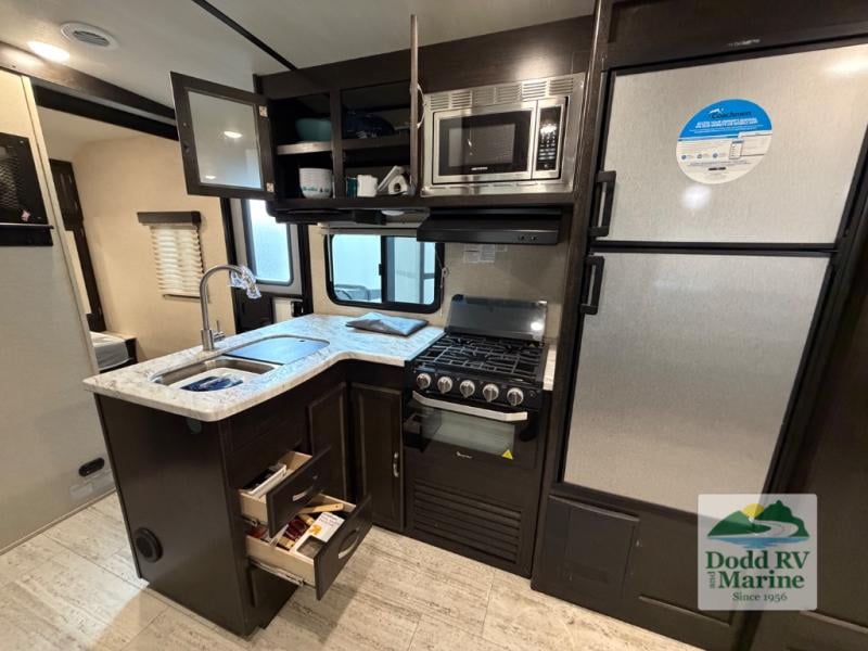 Pre-Owned 2021 Coachmen RV 2963BH - photo - 7