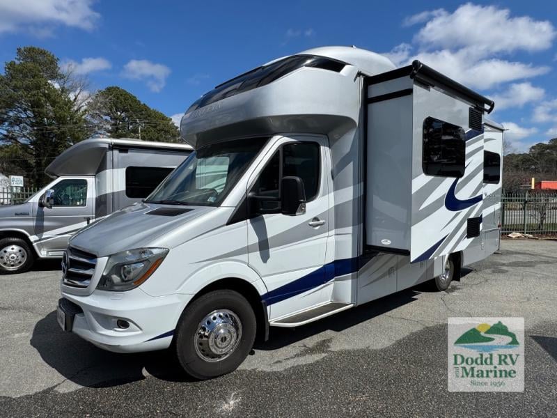 Pre-Owned 2019 Tiffin Motorhomes 24 TW - photo - 2