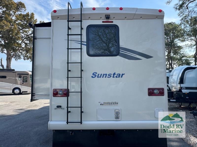 Pre-Owned 2018 Winnebago 29VE - photo - 4