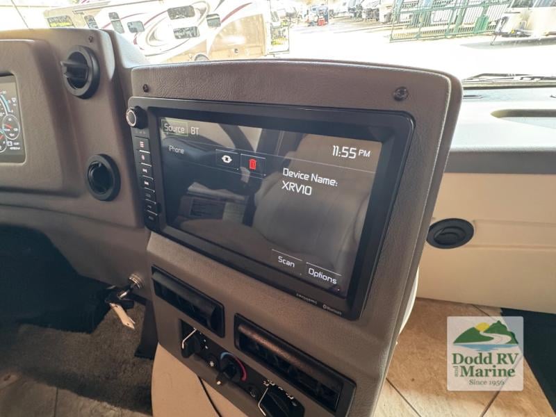 Pre-Owned 2018 Winnebago 38F - photo - 45