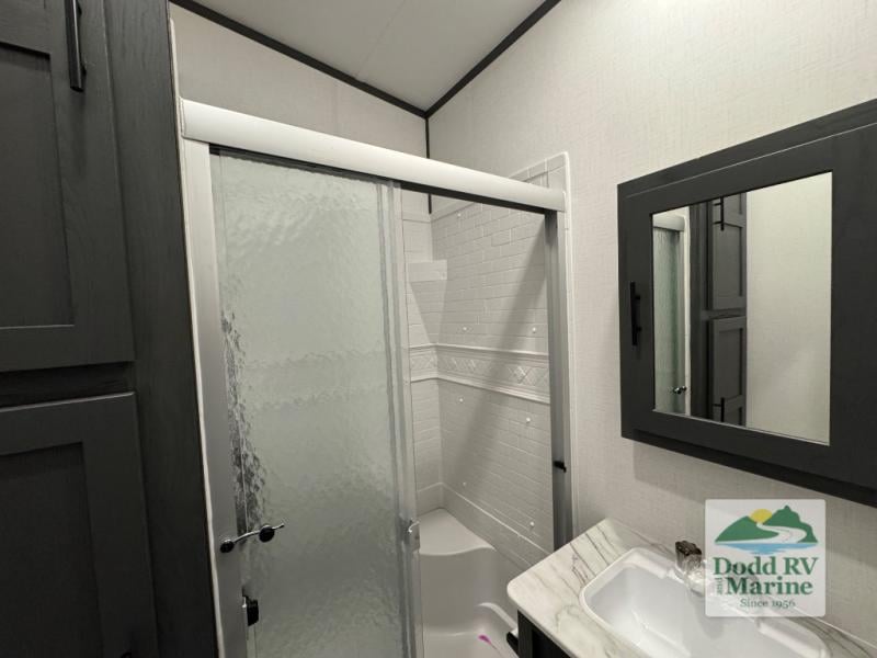 Pre-Owned 2024 Dutchmen RV 390LOFT - photo - 26