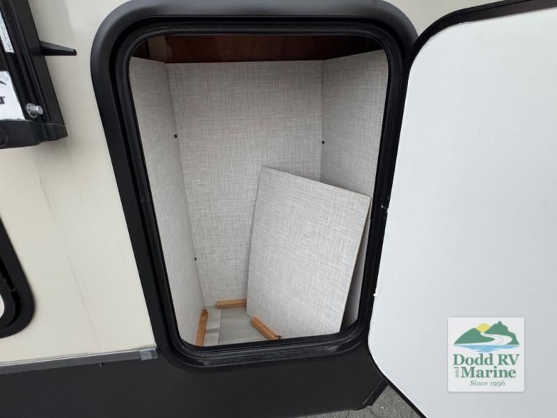 Pre-Owned 2022 Forest River RV 2514S - photo - 4