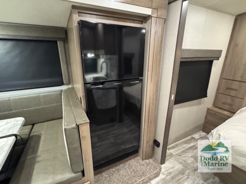 Pre-Owned 2022 Grand Design 2400BH - photo - 18