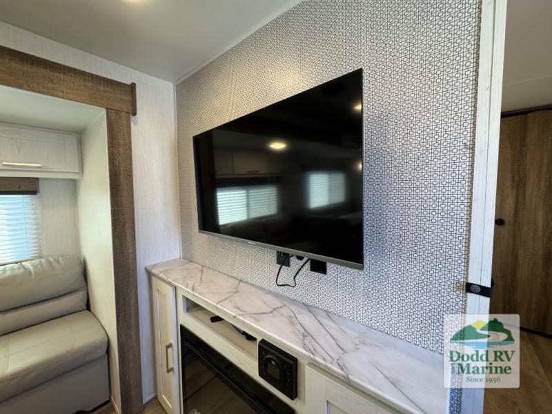 Pre-Owned 2024 Heartland 34BSBH - photo - 38