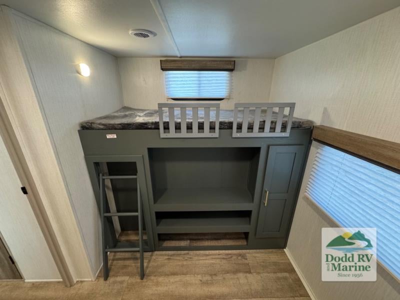 Pre-Owned 2024 Heartland 34BSBH - photo - 35
