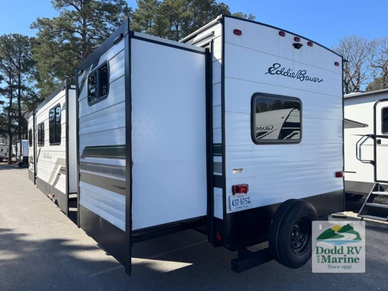 Pre-Owned 2024 Heartland 34BSBH - photo - 3