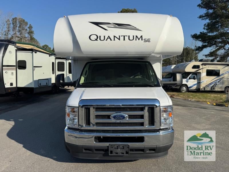 Pre-Owned 2025 Thor Motor Coach SE31 - photo - 1