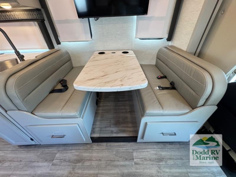 Pre-Owned 2025 Thor Motor Coach SE31 - photo - 18