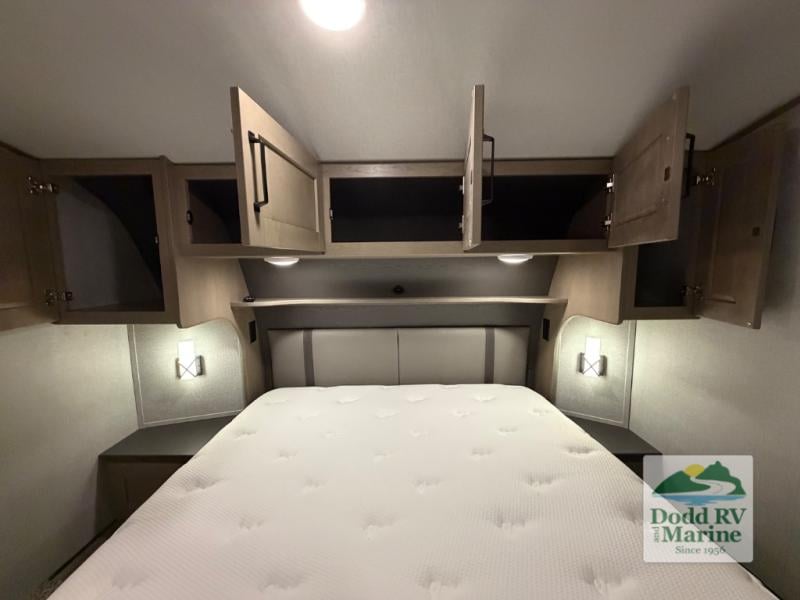 Pre-Owned 2023 Grand Design 303RLS - photo - 37