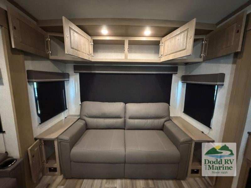 Pre-Owned 2023 Grand Design 303RLS - photo - 29