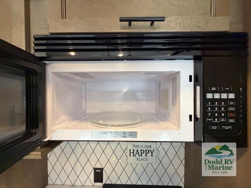 Pre-Owned 2022 Forest River RV 37FLH - photo - 18