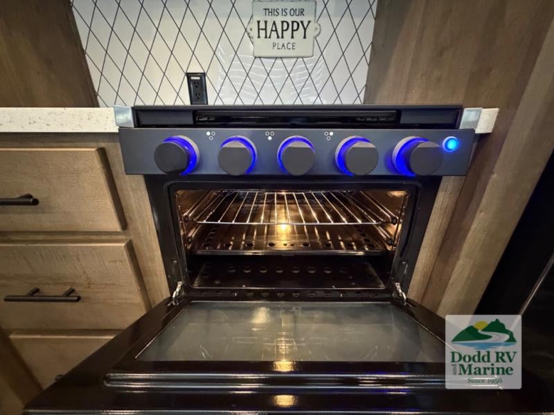 Pre-Owned 2022 Forest River RV 37FLH - photo - 21