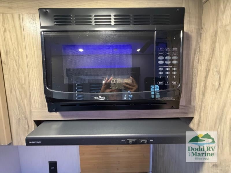 Pre-Owned 2022 Forest River RV 3990 - photo - 16