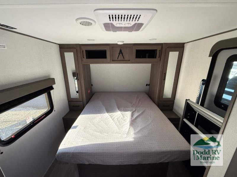 New 2026 Grand Design 245RLT - photo - 23