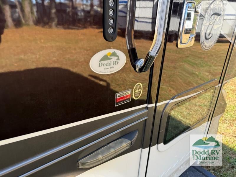 Pre-Owned 2016 Tiffin Motorhomes 40 QBH - photo - 6