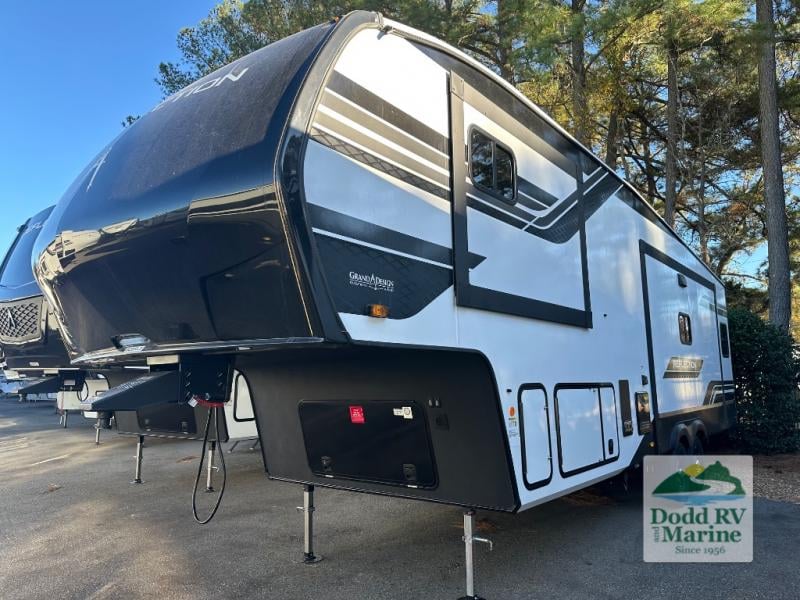 New 2026 Grand Design 303RLS - photo - 1